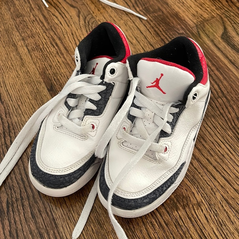Jordan’s size 12 white/navy used no box